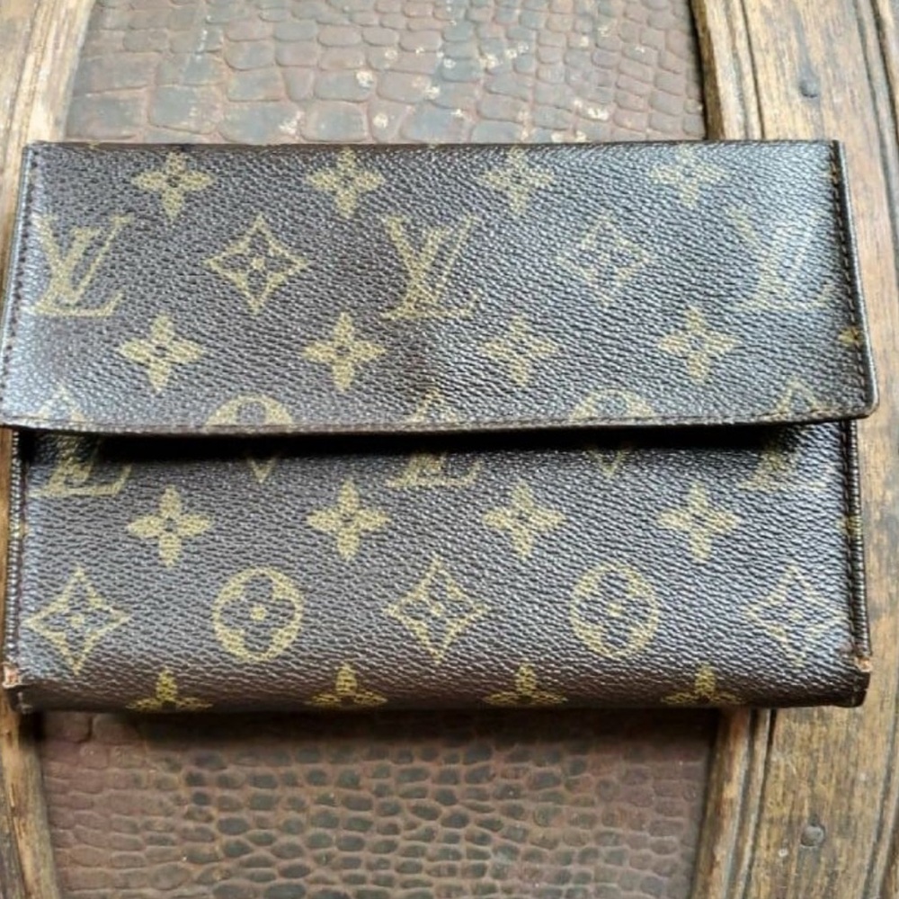 Louis Vuitton vintage Monogram Brown Wallet